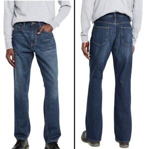 Old Navy 32 x 30 NWT Straight Leg Medium Wash Mid Rise Jeans